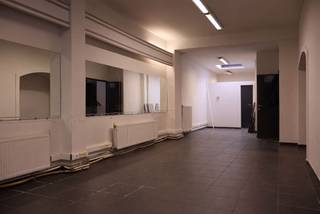 Handelsgelijkvloers in centrum KapellenIn het hart van Kapellen bevindt zich dit handelspand. Ideaal voor kleine zelfstandigen, vrijberoepers of op...