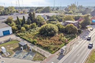 Deze bouw-/projectgrond beschikt over een commercieel interessante ligging op de Antwerpseweg in Geel. Zowel de E313 als het centrum en de Ring...
