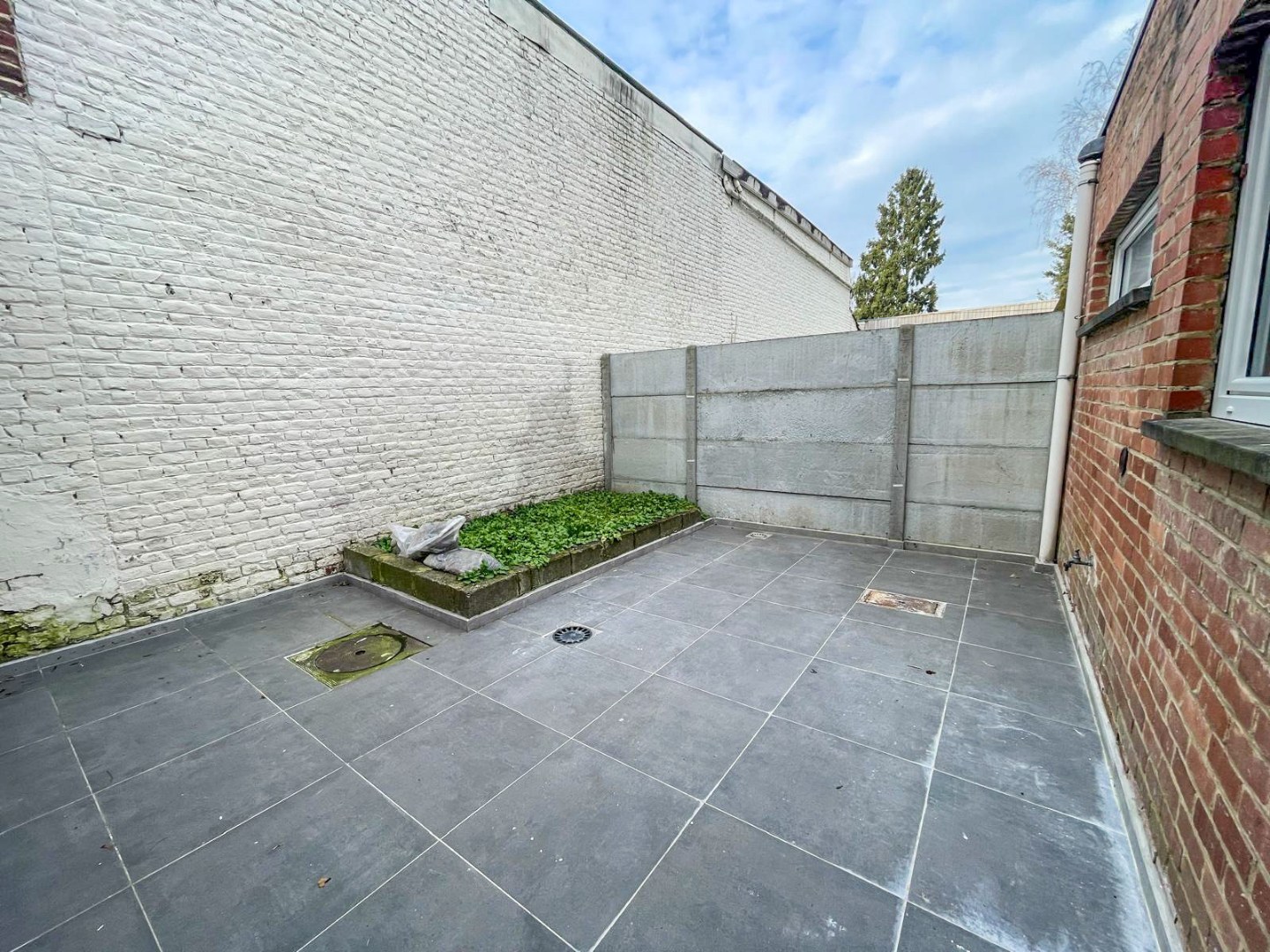 ZEER RUIME, VOLLEDIG GERENOVEERDE WONING ! - foto 4