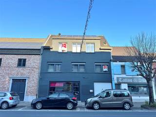 DESTELBERGEN: Woonst/ appartement met veelzijdige (handels)ruimte in de dorpskern van DestelbergenIn hartje Destelbergen, langs de...