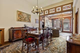 Te renoveren huis te koop in Nielindeling:Gelijkvloerse verdieping:- ruime inkomhal- handelspand/polyvalente ruimte vooraan- eetkamer-...