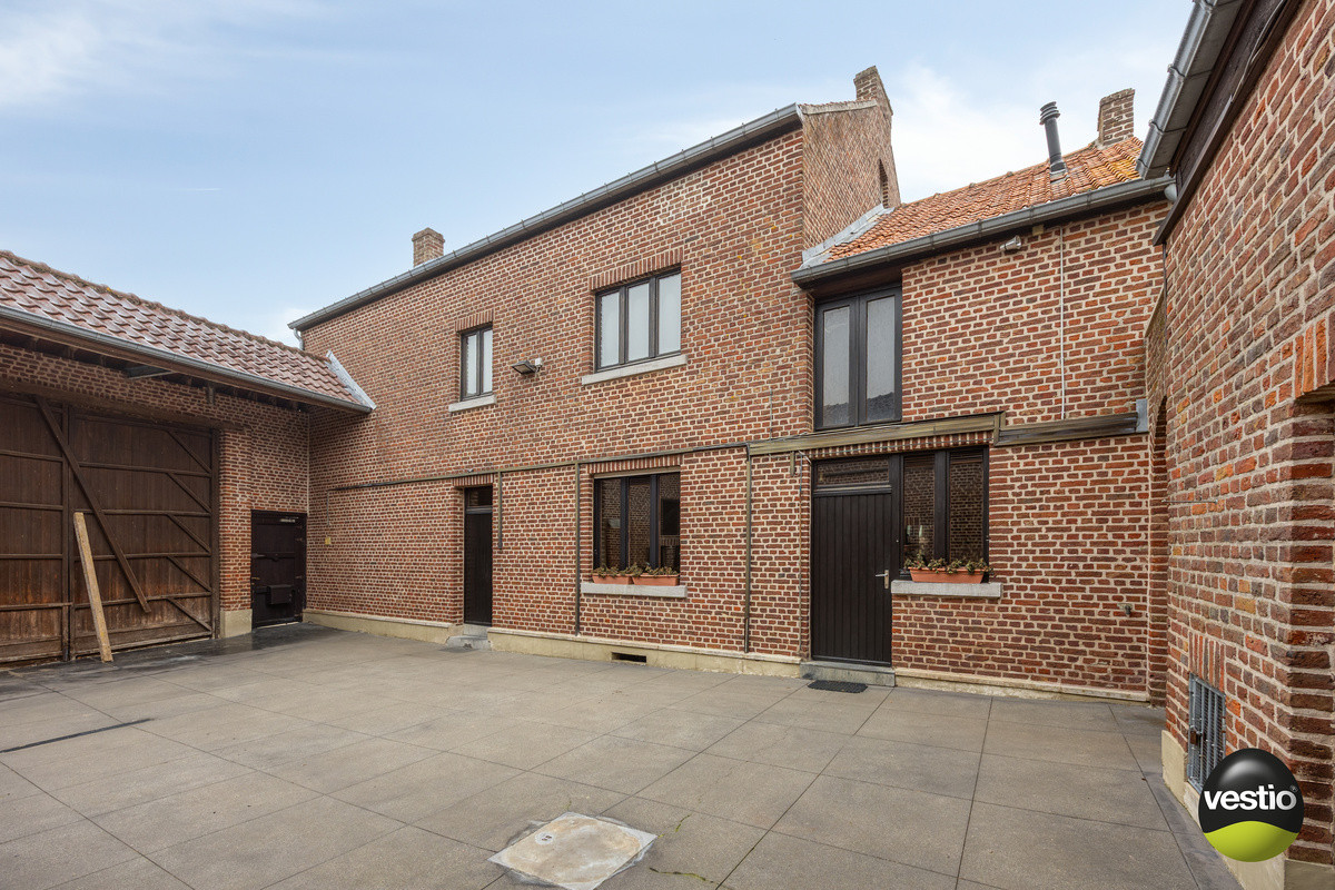 VIERKANTSHOEVE MET 4 BIJHORENDE VARKENSSTALLEN TE SINT-HUIBRECHTS-HERN op 65A79CA. - foto 5