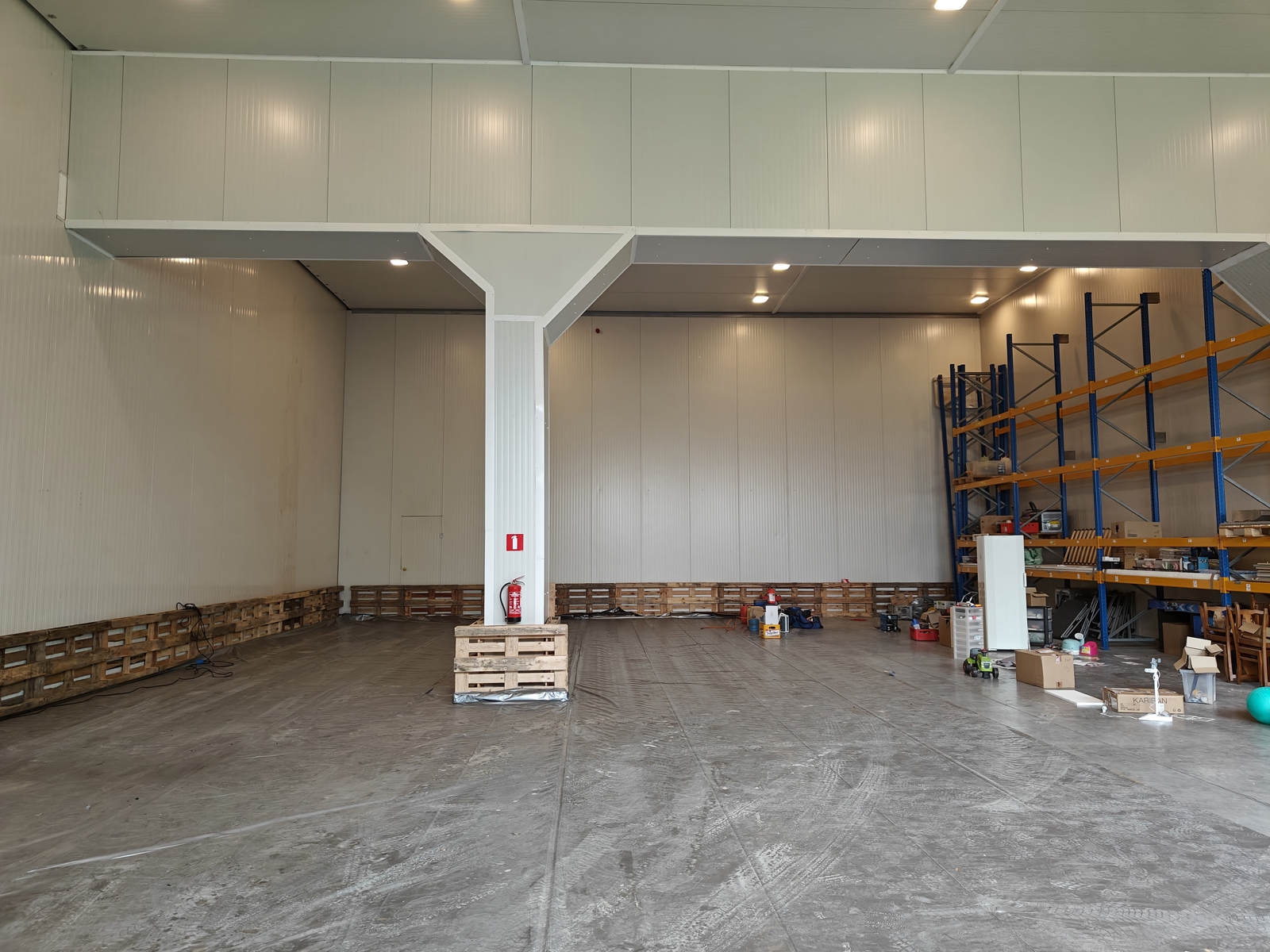 Ruime en veilige opslagplaats te huur in Deux-Acren (330 m²) - foto 5
