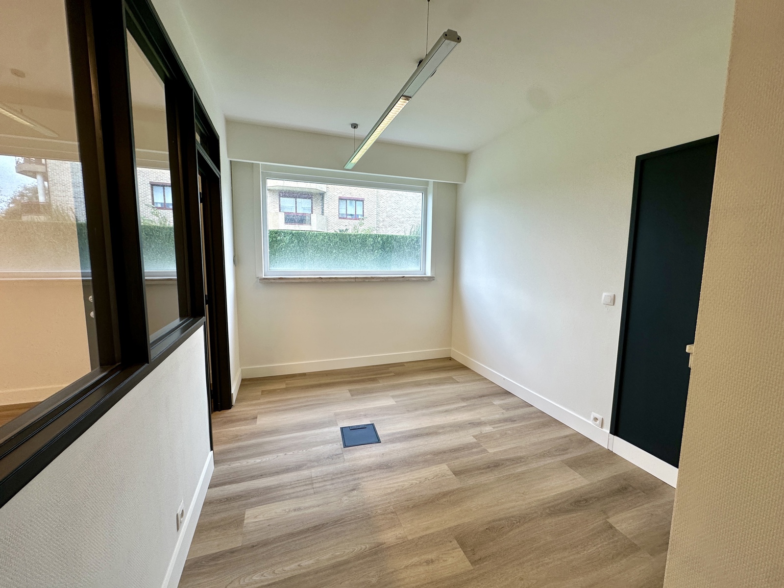 Commercieel gelijkvloers op toplocatie in Edegem - foto 4