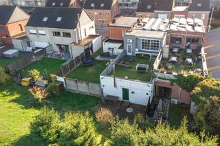 Deze woning ligt in een rustige, doodlopende straat, ideaal voor wie houdt van privacy en weinig verkeer. Tegelijkertijd bevindt u zich vlakbij...