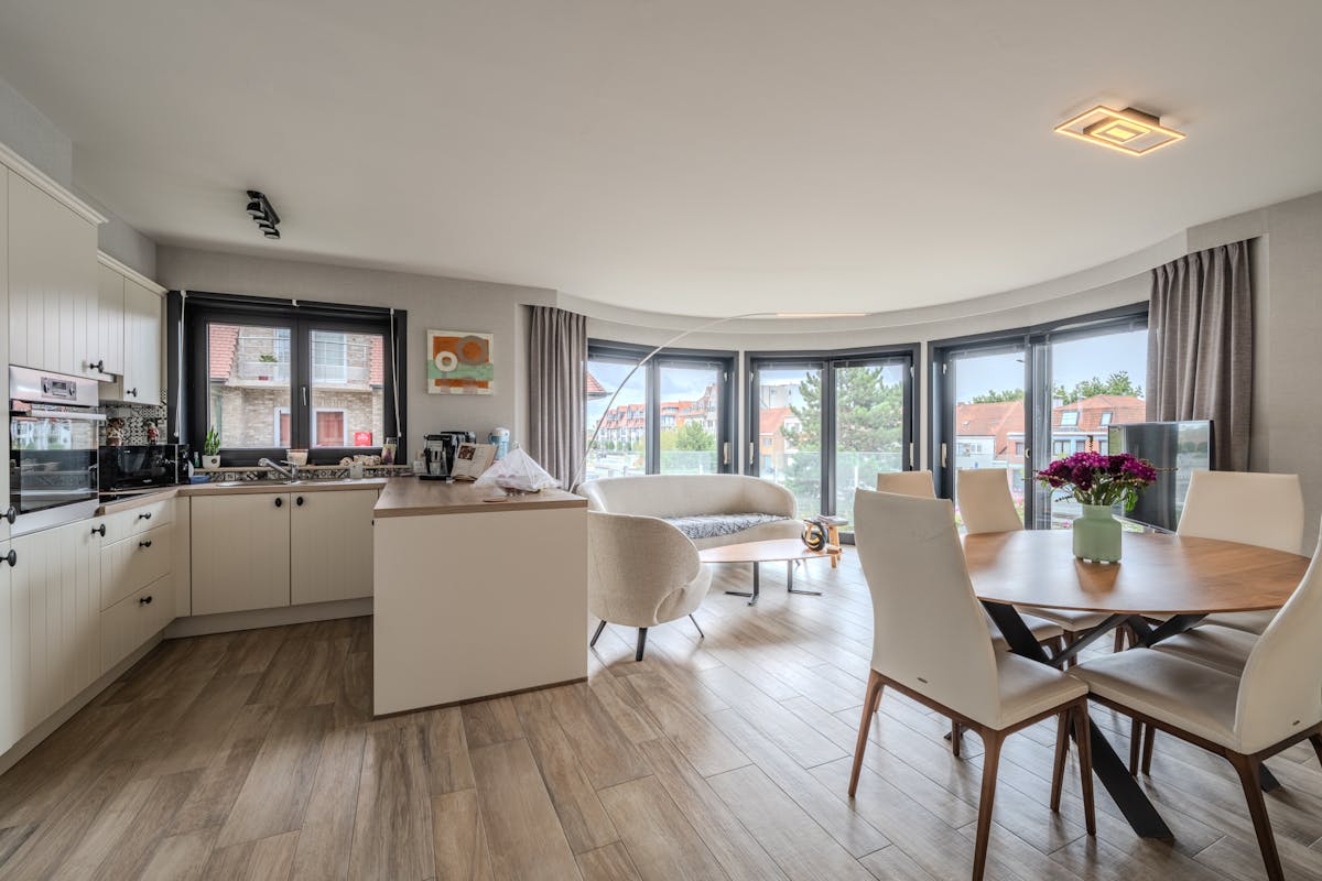 Lichtrijk hoekappartement met 2 slaapkamers en terras - foto 2