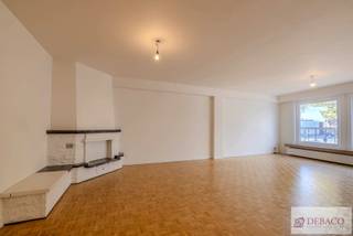 Prachtig ruim appartement met 3 slk op toplocatie!Bent u op zoek naar een mooi appartement in het centrum van Wilrijk? Dit appartement beschikt over...