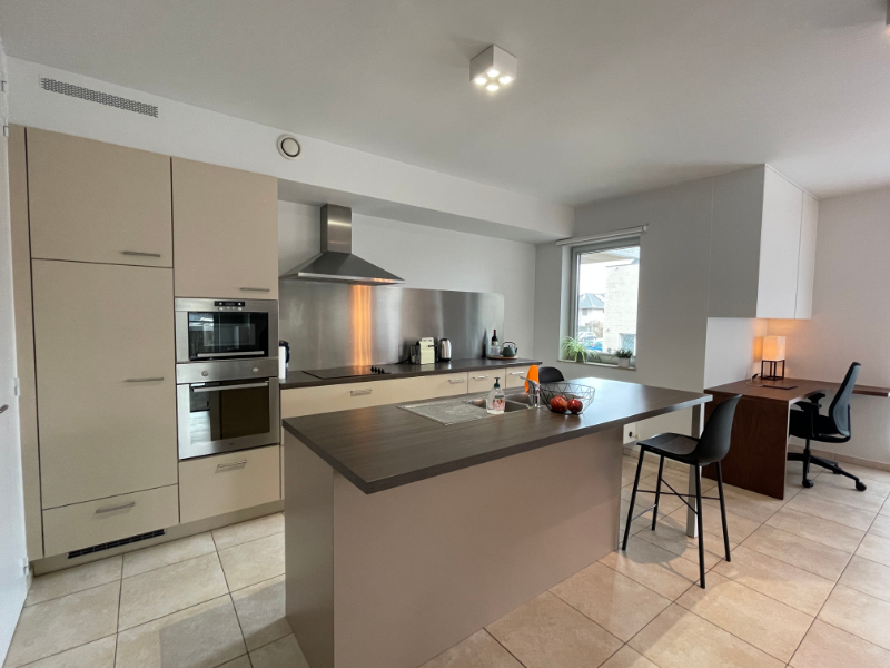 Instapklaar modern appartement met 2 slaapkamers en garage - foto 4
