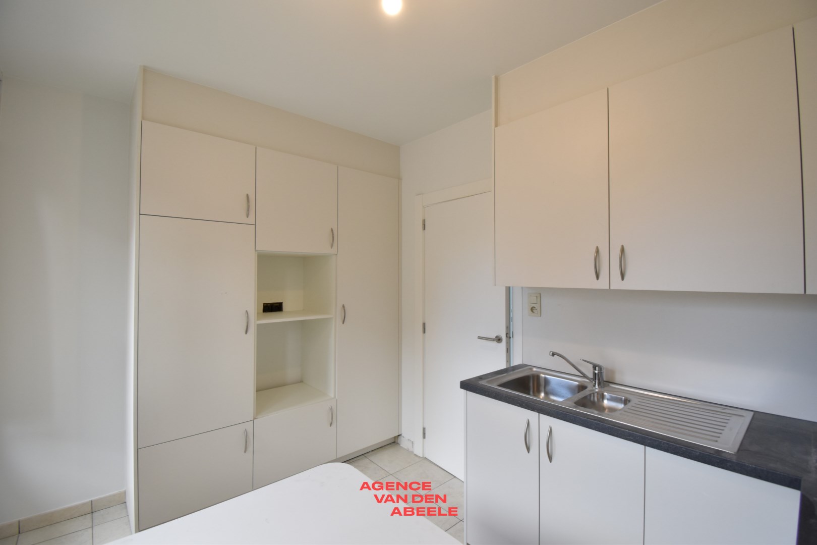 Apartment for rent in Bruges with 3 bedrooms - photo 4