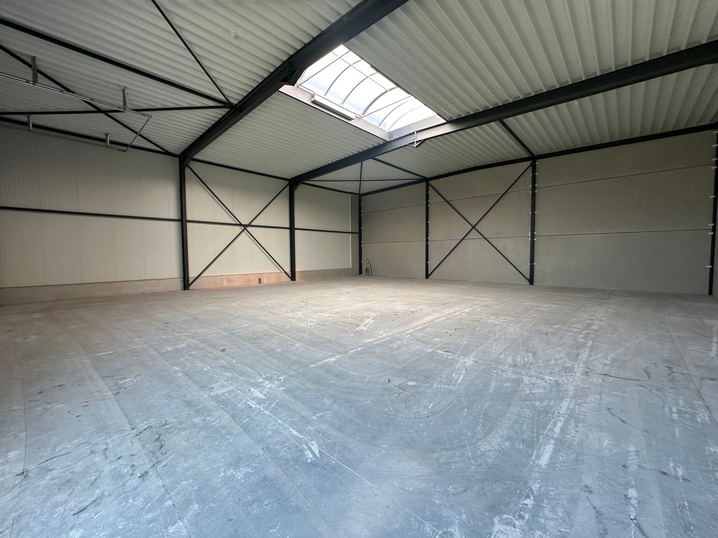 Nieuwbouw KMO-unit van 340 m² te koop! - photo 3