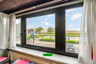 Te midden in de Belle-Epoquewijk vinden we dit appartement met fenomenaal zicht terug, pal achter de Zeedijk te Oostende. Vanuit het pand heeft u...