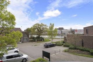 TE KOOP: Stijlvol appartement met zuidgericht terras én kanaalzicht in Hasselt!Welkom in oHase, een unieke woonomgeving in de Frans Tempelsstraat te...