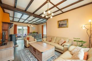 Vrijstaande woning met 3 slaapkamers, vernieuwde keuken en badkamer en garage.Ontdek deze prachtige woning in Bonheiden, waar ruimte en comfort...