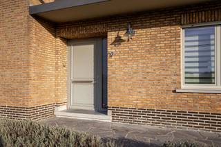 For a visit or more information, call Saimen: 0470 79 24 20 or email saimen@cornelis-partners.be.This well-maintained and bright home is located in a...