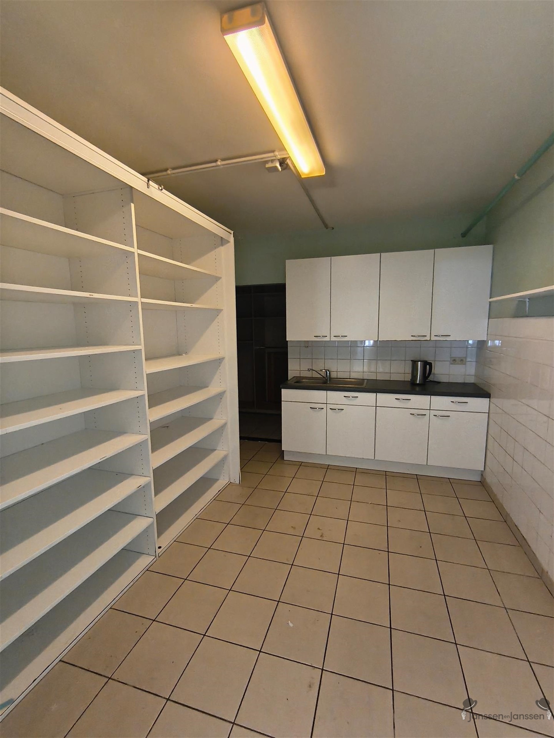 Handelspand met werkplaats &amp; duplex appt - foto 4