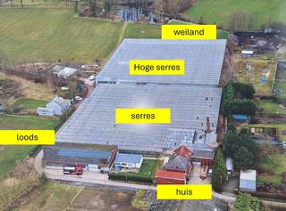 Woonhuis met grote loods, serre bijgebouwen en weiland gelegen in een zeer rustige doodlopende straat op een totaal perceel van 1,9 hectare. Agrarische ligging. <br /><br />- De woning is totaal te renoveren. Gebouwd in 1919-1930.<br /><br />- De loods heeft een oppervlakte van ongeveer 480m² (15 meter op 33 meter). Voorzien van een grote en hoge toegangspoort van 4 meter. Max dakhoogte ongeveer 6 meter. Vergund in 1990.<br /><br />- Serregebouwen waaronder een deel lage serres en een achterliggend deel hoge serres. Vergund 1990.<br /><br />Informeer u naar de mogelijkheden van dit perceel.<br />Contacteer Dupont Vastgoed voor meer informatie op 015 15 15 15 <br /><br /> 