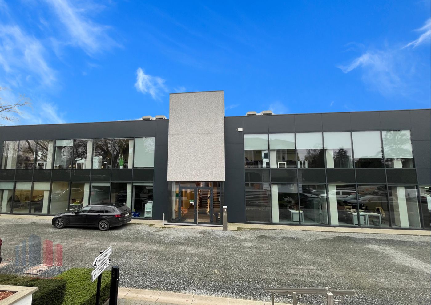 Stijlvol ingericht kantoor in strategisch gelegen businesscenter - foto 1