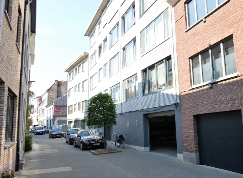 Overdekte autostaanplaats centrum Mechelen - foto 2