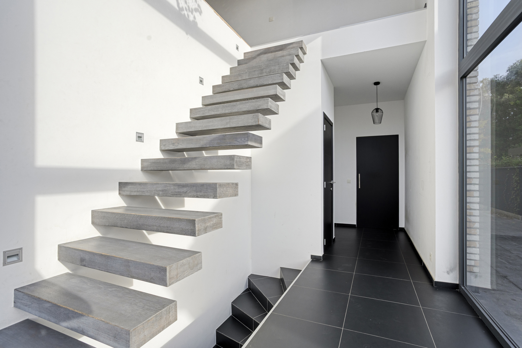 Lichtrijke driegevelwoning met 250 m² woonruimte - foto 2