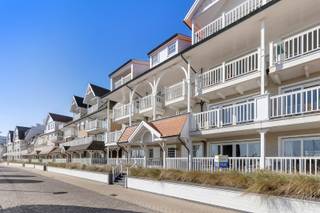 Langs de wandel- en fietspromenade aan de jachthaven, die Nieuwpoort-Bad met Nieuwpoort-Stad verbindt, bevindt zich dit doorloopappartement met...