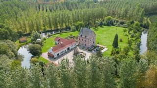 Het Waterkasteel van Binderveld is een uniek eigendom met vele mogelijkheden.Het eigendom omvat een compact kasteel (ca. 600 m² bewoonbaar) welke...