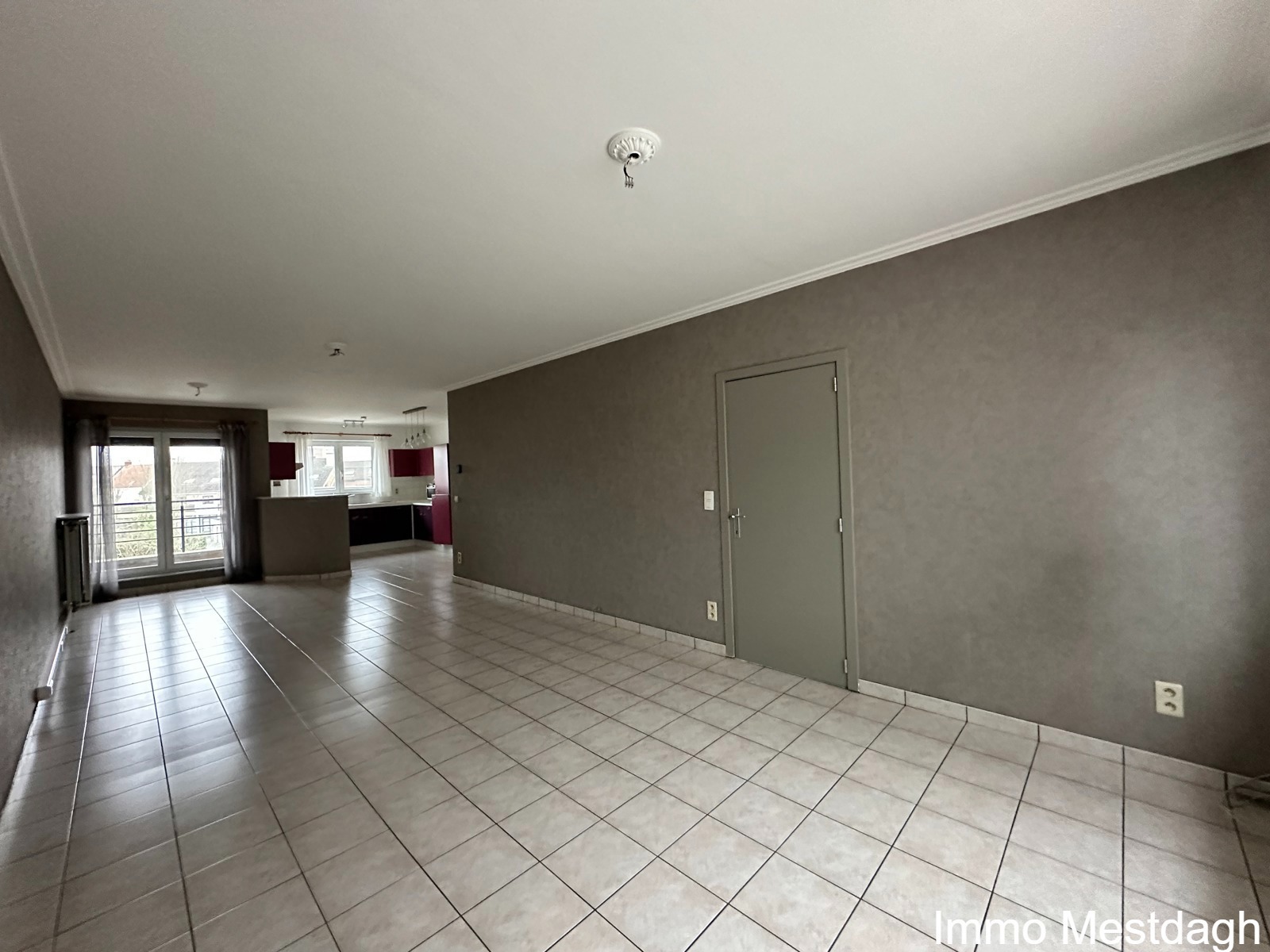 Ruim Appartement met Garage, 2 slaapkamers en terras - foto 4