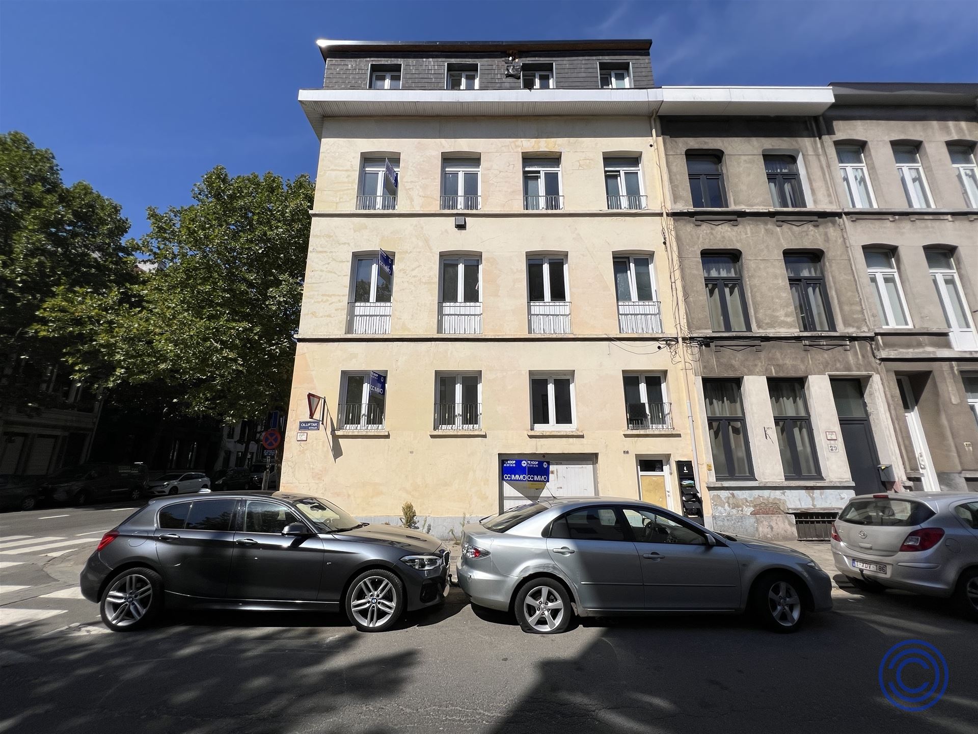 Vergund appartementsgebouw met garages! - foto 1