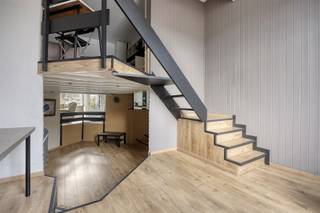 <p><span>Te renoveren karakterwoning op strategische ligging in Mortsel</span></p><p><span>Unieke opportuniteit te Mortsel: een karaktervolle woning met tal van mogelijkheden voor wie op zoek is naar een renovatieproject met potentieel.</span></p><p><span>De woning beschikt over vijf slaapkamers en geniet van een grote tuin, ideaal voor gezinnen of wie graag buitenruimte heeft.</span></p><p><span>Het geheel is totaal te renoveren, maar biedt een uitstekende basis om naar eigen smaak en noden in te richten. Dankzij de strategische ligging in Mortsel, met vlotte verbindingen naar Antwerpen, openbaar vervoer, winkels en scholen in de nabijheid, vormt dit pand een interessante investering of een ideale gezinswoning.</span></p><p><span>Troeven:</span><span><br />· Karakterwoning met 5 slaapkamers<br />· Grote tuin<br />· Totaal renovatieproject met veel potentieel<br />· Strategische ligging in Mortsel</span></p><p><span>Interesse? Contacteer ons voor meer informatie of een bezoek ter plaatse.</span></p>