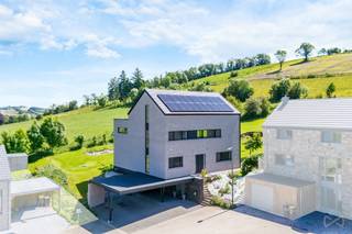 Visites et renseignements au 0484/06.1000PROPRIÉTÉ CONTEMPORAINE D’EXCEPTION À TROOZPEB A • Construction récente 2021 • Prestations haut de gamme •...