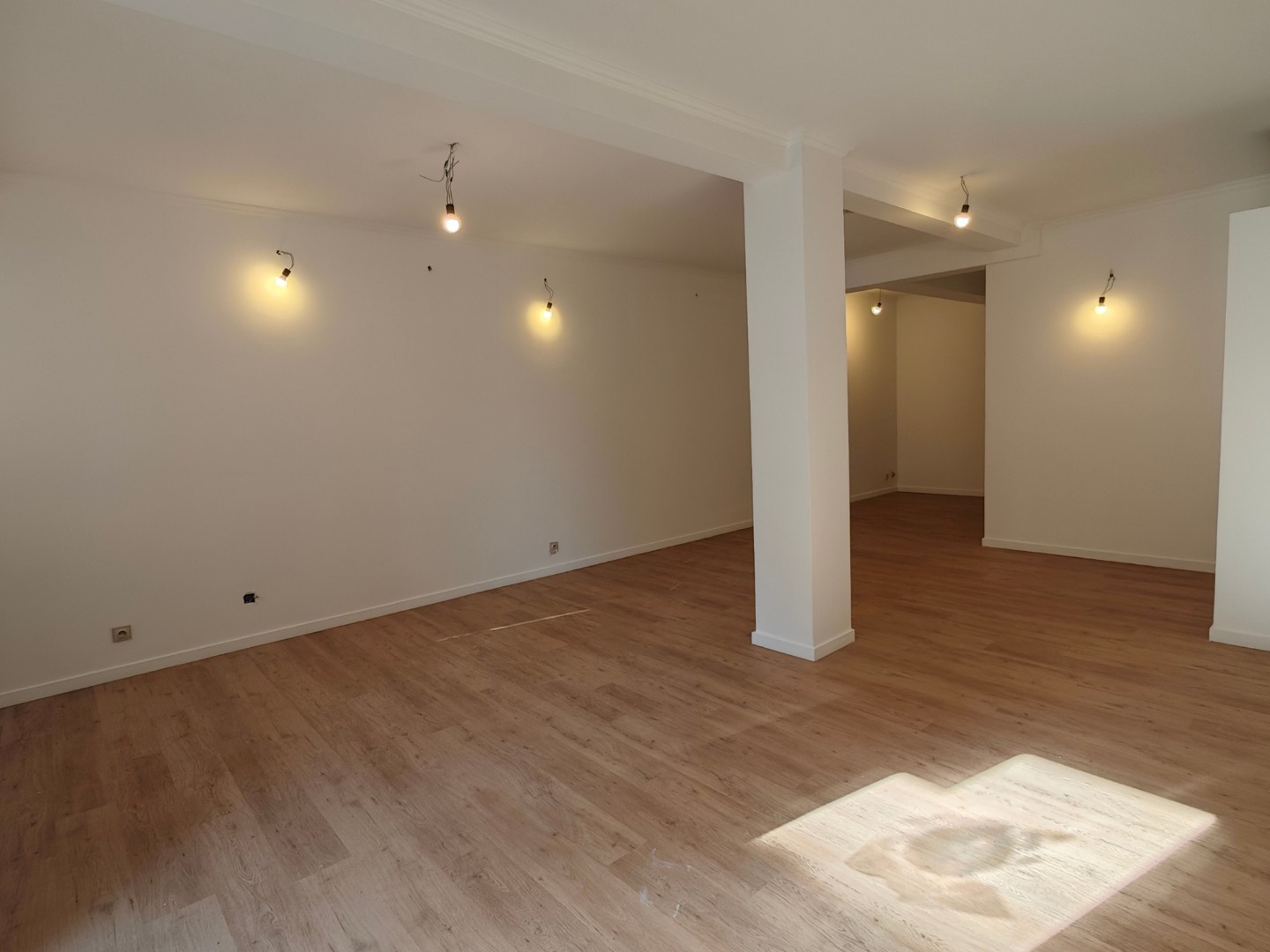 Gerenoveerde kantoorruimte in het hartje van Oostduinkerke-Bad - foto 3