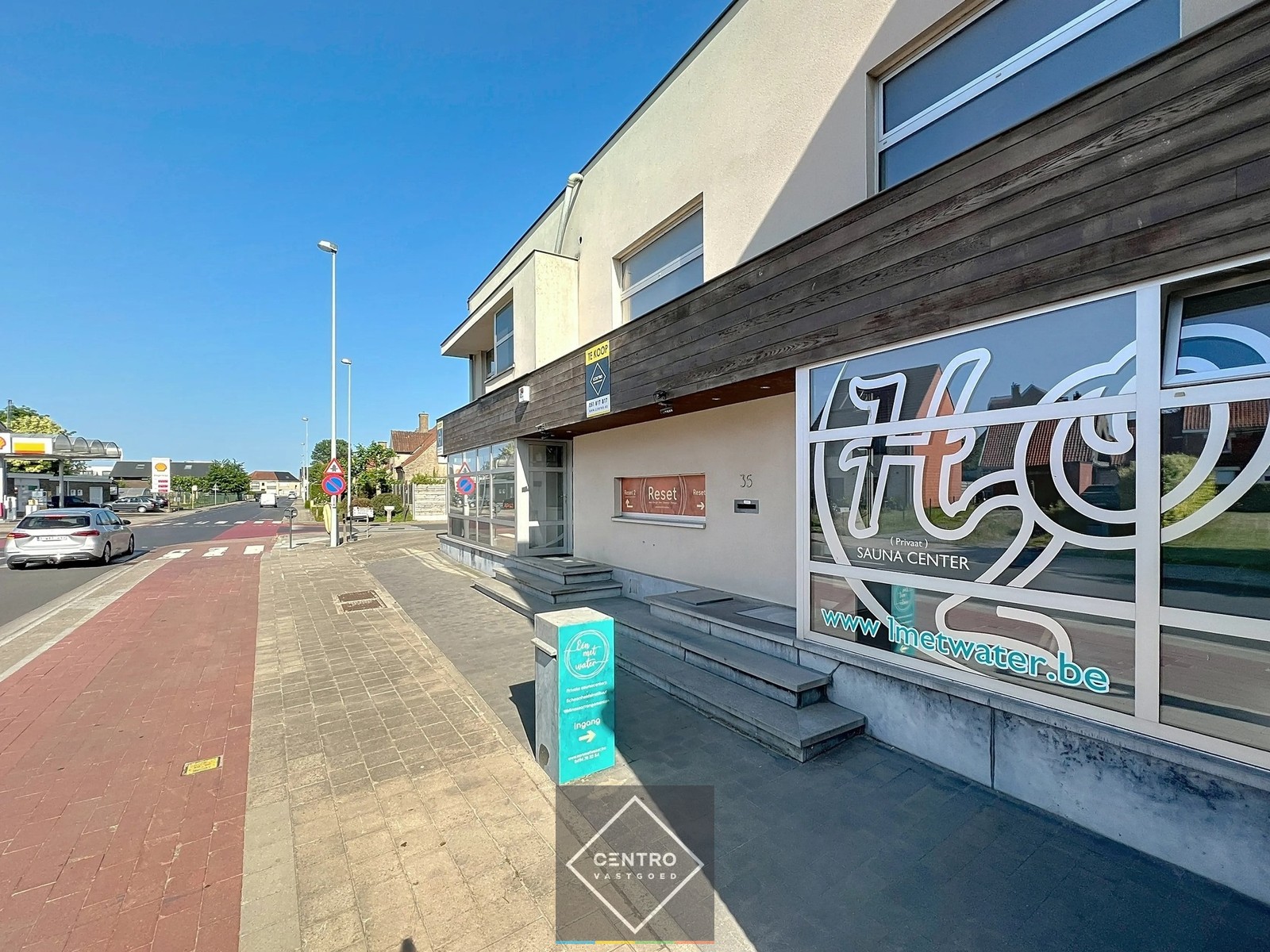 Instapklaar handelspand met wellness, appartement én verhuurde broodjeszaak – toplocatie in Sint-Eloois-Winkel (Ledegem). - foto 3