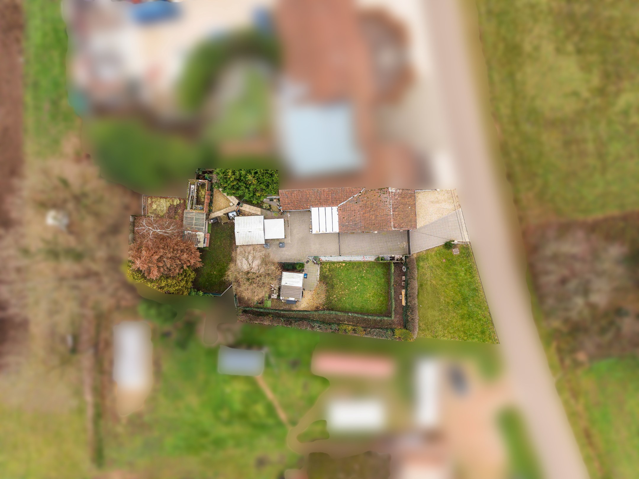 Halfopen bebouwing op ruim perceel van 1299m² in rustige buurt te Lummen. - foto 5