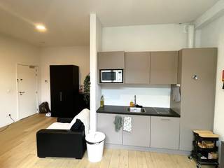 +++ verkoopovereenkomst in opmaak +++Gelegen aan de binnenzijde van een prachtig en goed onderhouden gebouw, vindt u deze ruime, gerenoveerde studio...