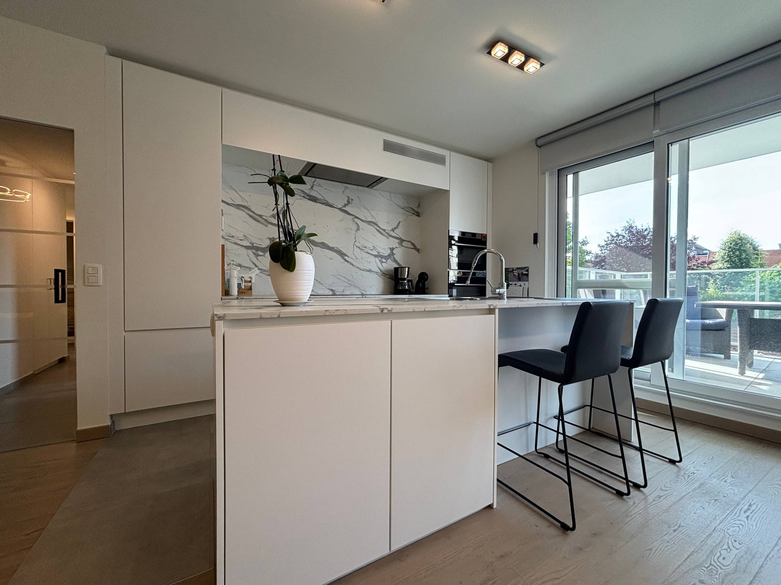 Modern appartement met terras en 2 slaapkamers in hartje Zottegem - foto 1