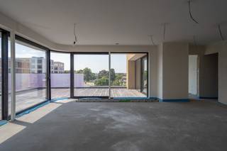 Welkom in Residentie Vercruysse, een stijlvolle nieuwbouw op wandelafstand van het bruisende centrum van Kortrijk en vlak bij de rustgevende Leie...