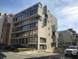 We offer 1 underground parking space for rent, namely P329. The parking space is located on level -1 in Residentie Binnenhof. Available from September or October with a rent of €88/month. Ideally located in the center of Leuven with easy access to the ring road and the train station.