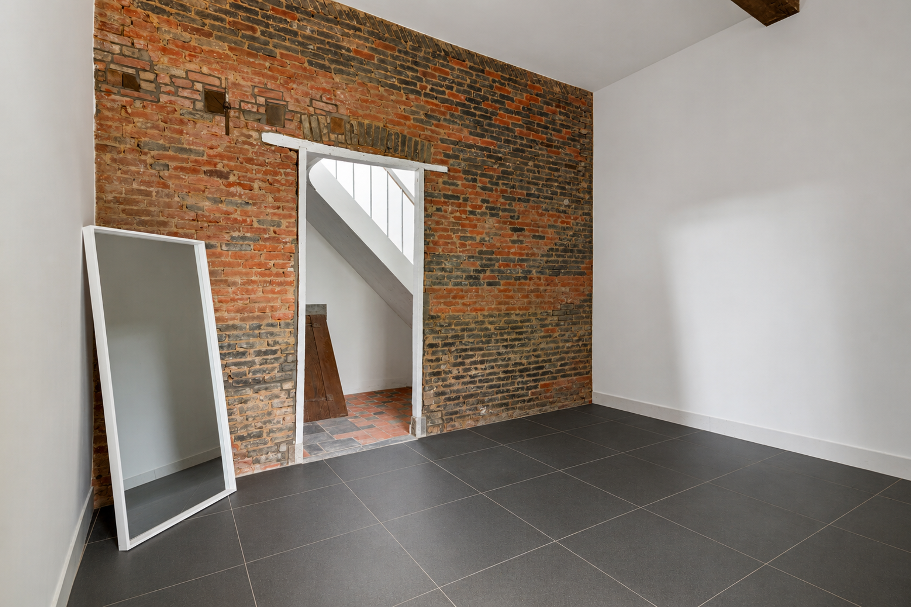 Volledig gerenoveerd appartement op toplocatie in Ekeren! - foto 3