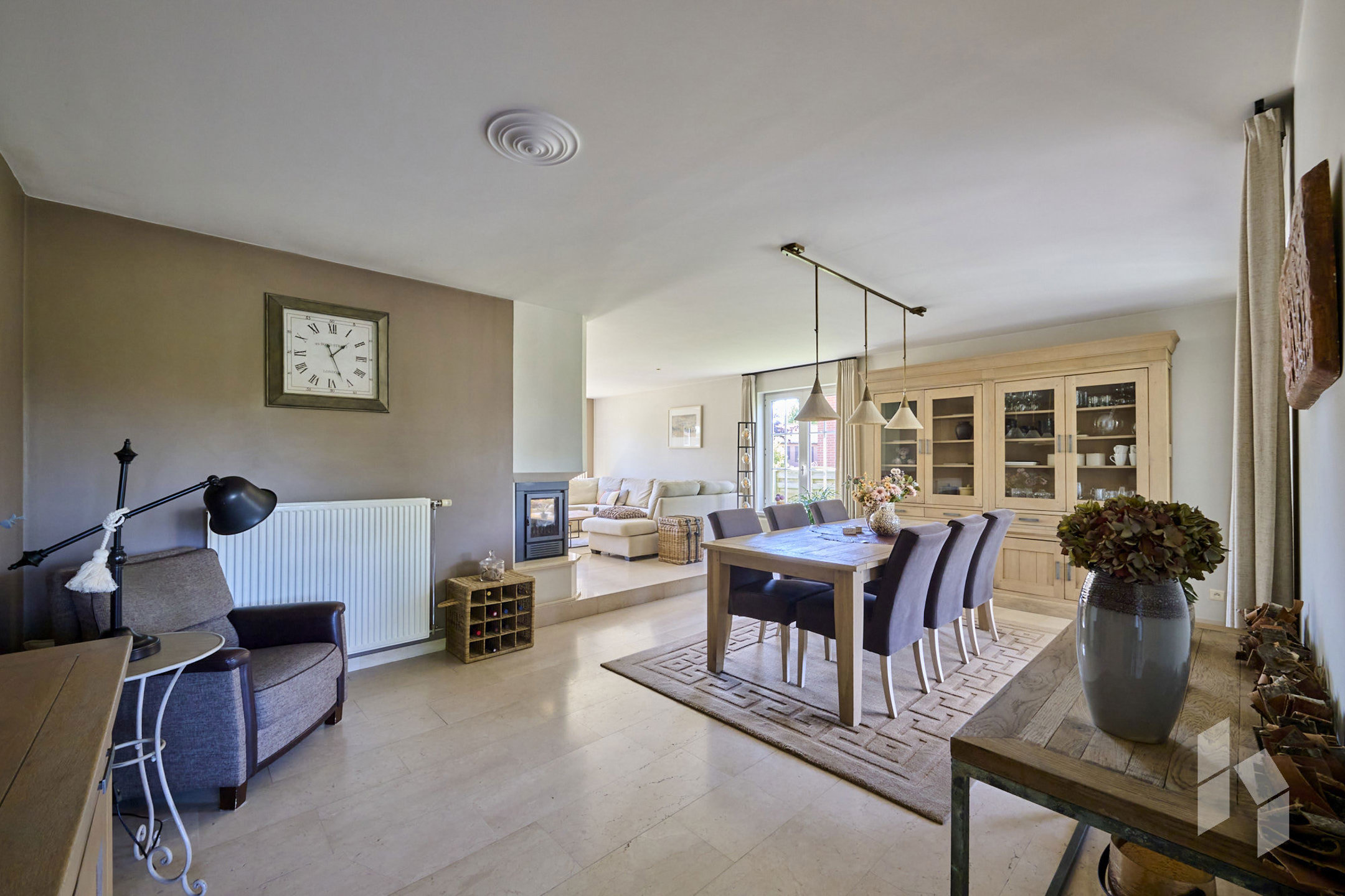 Ruime, instapklare woning met 4 slpks op perceel van 726 m². - foto 4