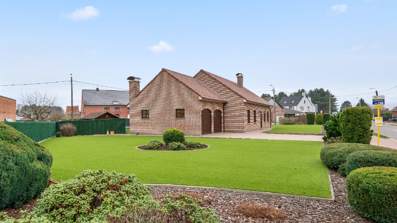 Landhuis van 278m² op 12 are nabij het centrum - foto 4