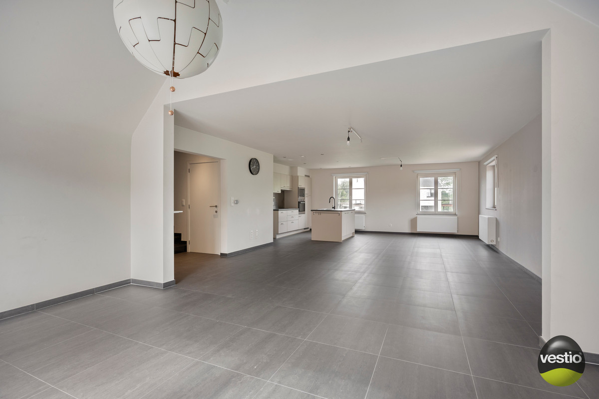 RUSTIG GELEGEN RUIME DUPLEX VAN 178M² NABIJ CENTRUM MUNSTERBILZEN. - foto 5