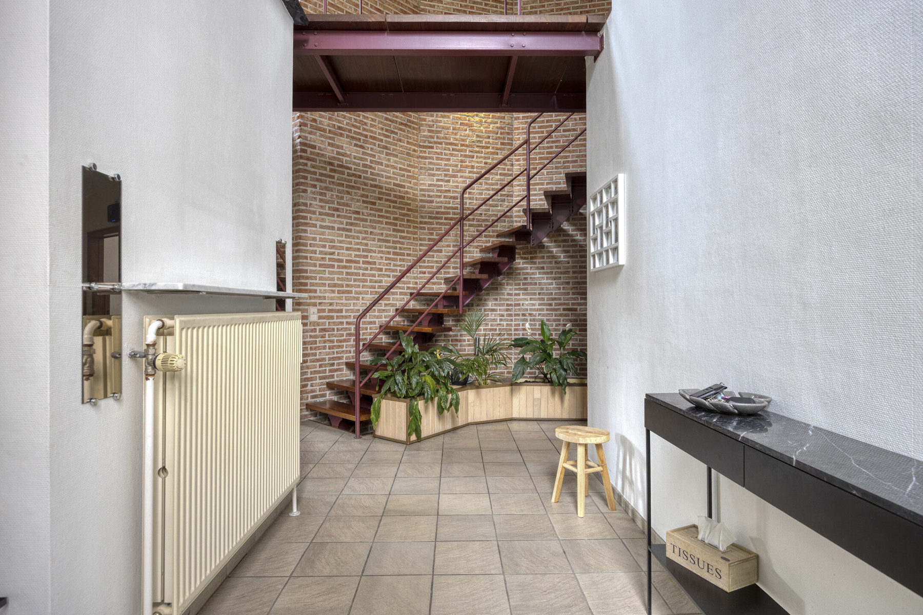 Goed gelegen villa met 6 slaapkamers en grote tuin - foto 4