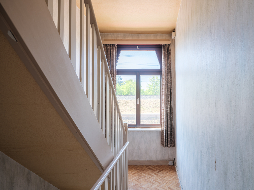 Te renoveren woning met groot potentieel en karaktervolle gevel nabij Station Gent-Sint-Pieters - foto 4