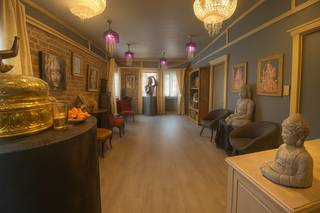 Instapklaar handelspand met woonst en garage Bent u op zoek naar een instapklaar handelspand met woonst op een centrale locatie? Dit veelzijdige pand...