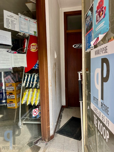 Te renoveren winkelpand met stadstuintje op 100m² - foto 2