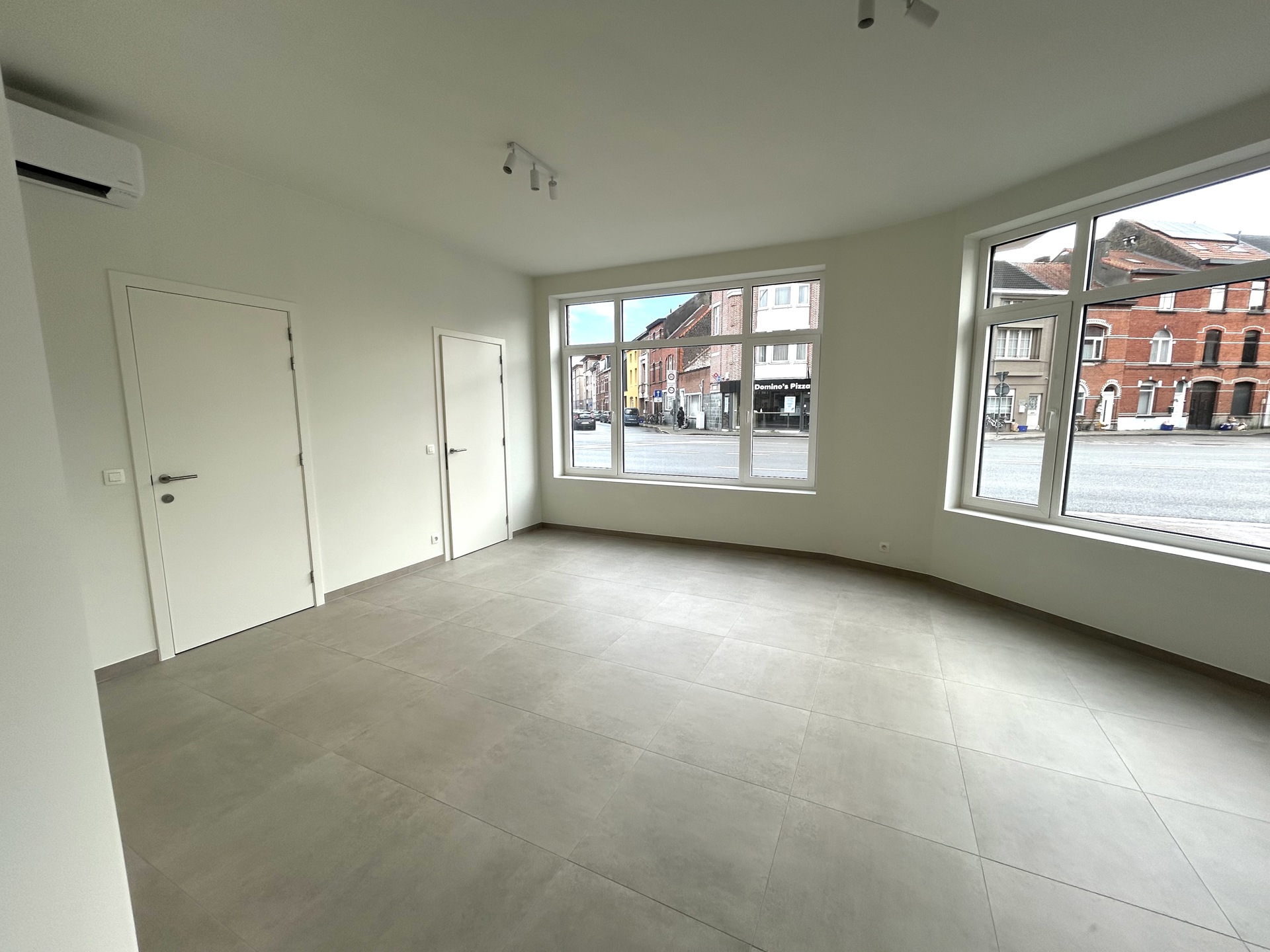 Instapklaar kleinschalig gebouw met één studio en drie één-slpkappartementen - foto 4
