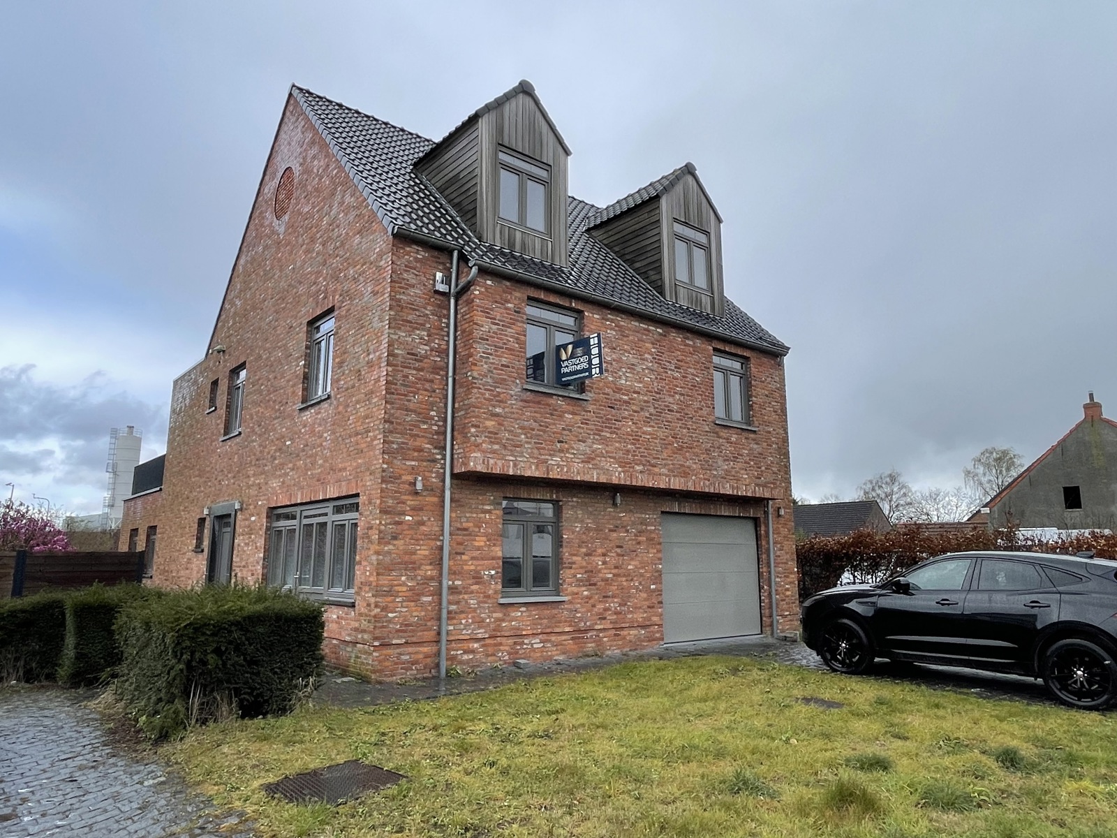 Woning met polyvalente ruimte en 4 slaapkamers - foto 1