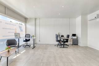 Dit pand van circa 75 m² is vorig jaar (2024) volledig vernieuwd, inclusief een gloednieuwe elektriciteitsinstallatie. U kunt direct aan de...