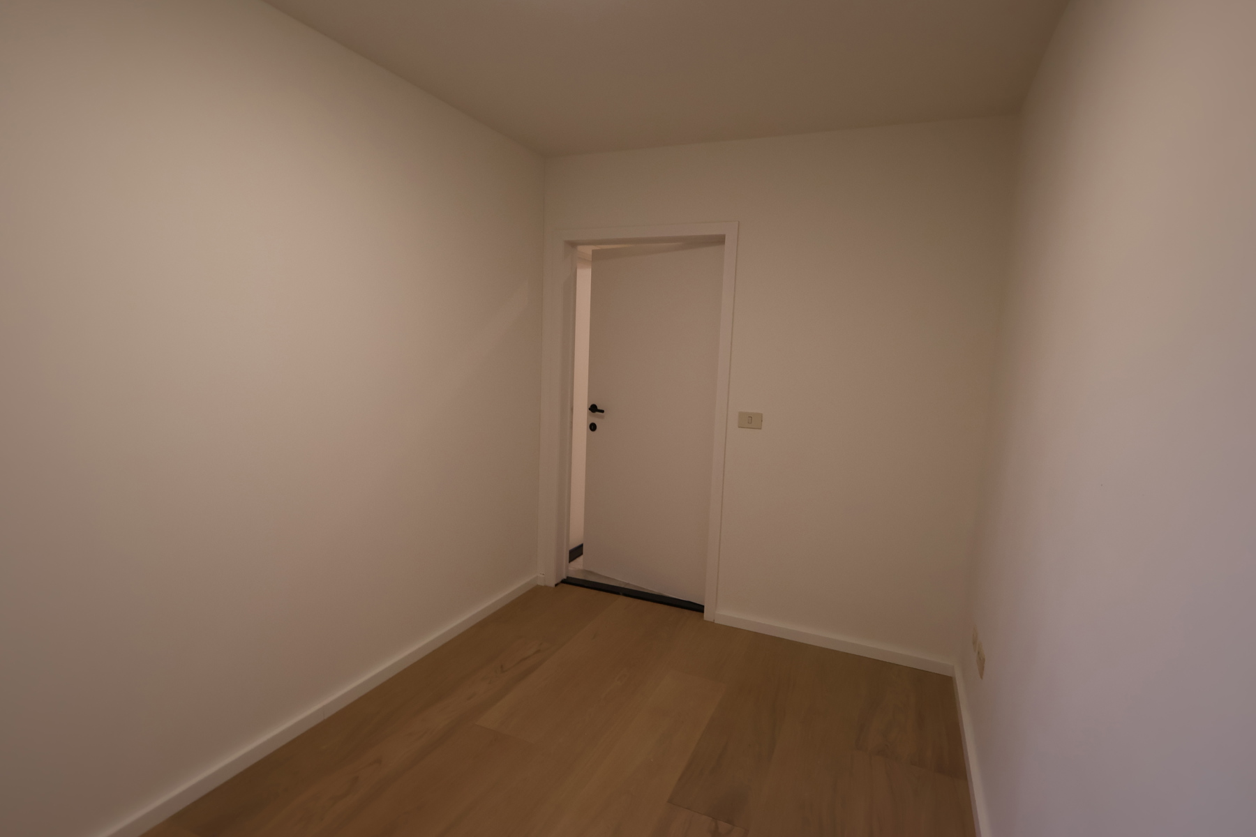 Een gerenoveerd appartement op de 2de verdieping van 102m² met 2 slaapkamers en terras. - foto 3