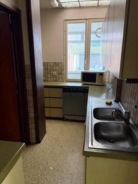 Te renoveren woning op een perceel van 8 are - foto 5