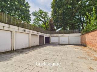 ETTERBEEK - TUSSEN LE CHANT D'OISEAU en MONTGOMERY Gelegen in Etterbeek, op korte loopafstand van Chant d'Oiseau, Montgomery, Thieffry en...